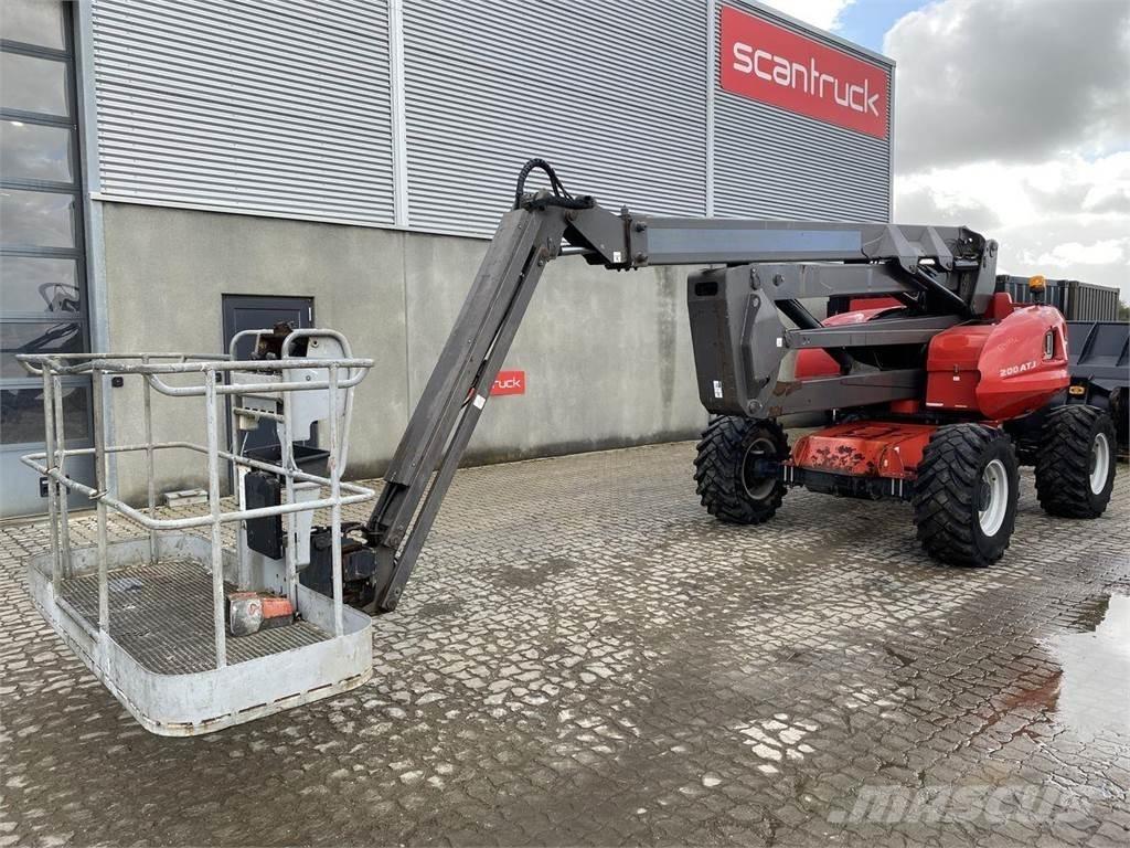 Manitou 200ATJ RC Körüklü personel platformları