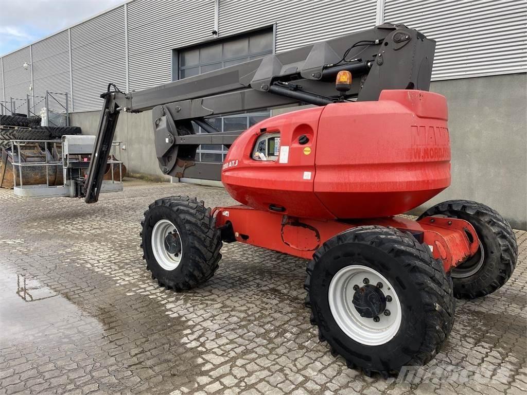 Manitou 200ATJ RC Körüklü personel platformları