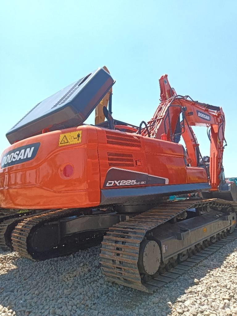 Doosan DX 225 Paletli ekskavatörler