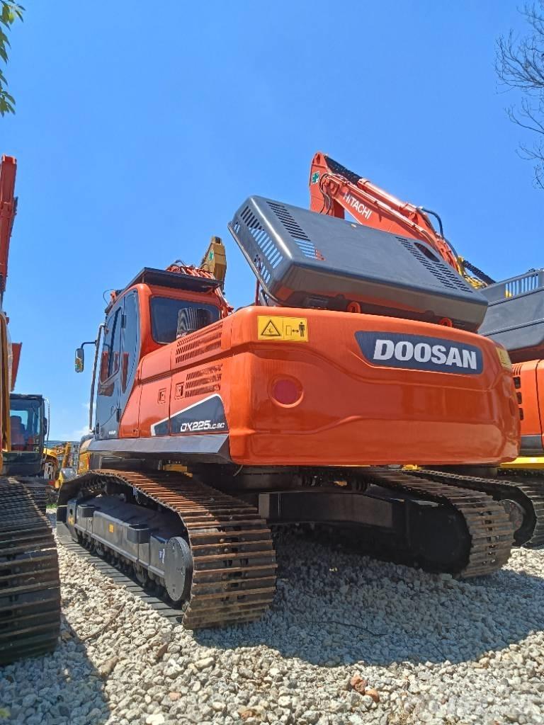 Doosan DX 225 Paletli ekskavatörler