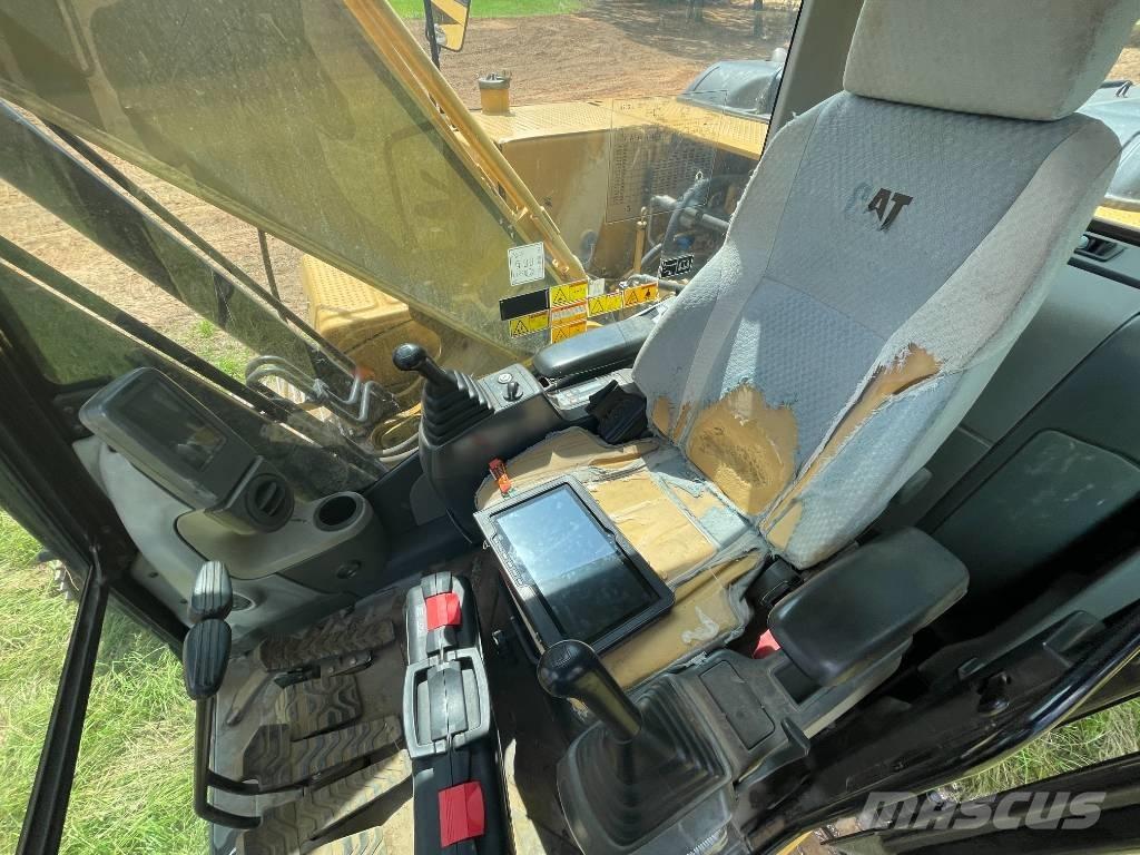 CAT 320 D L Paletli ekskavatörler