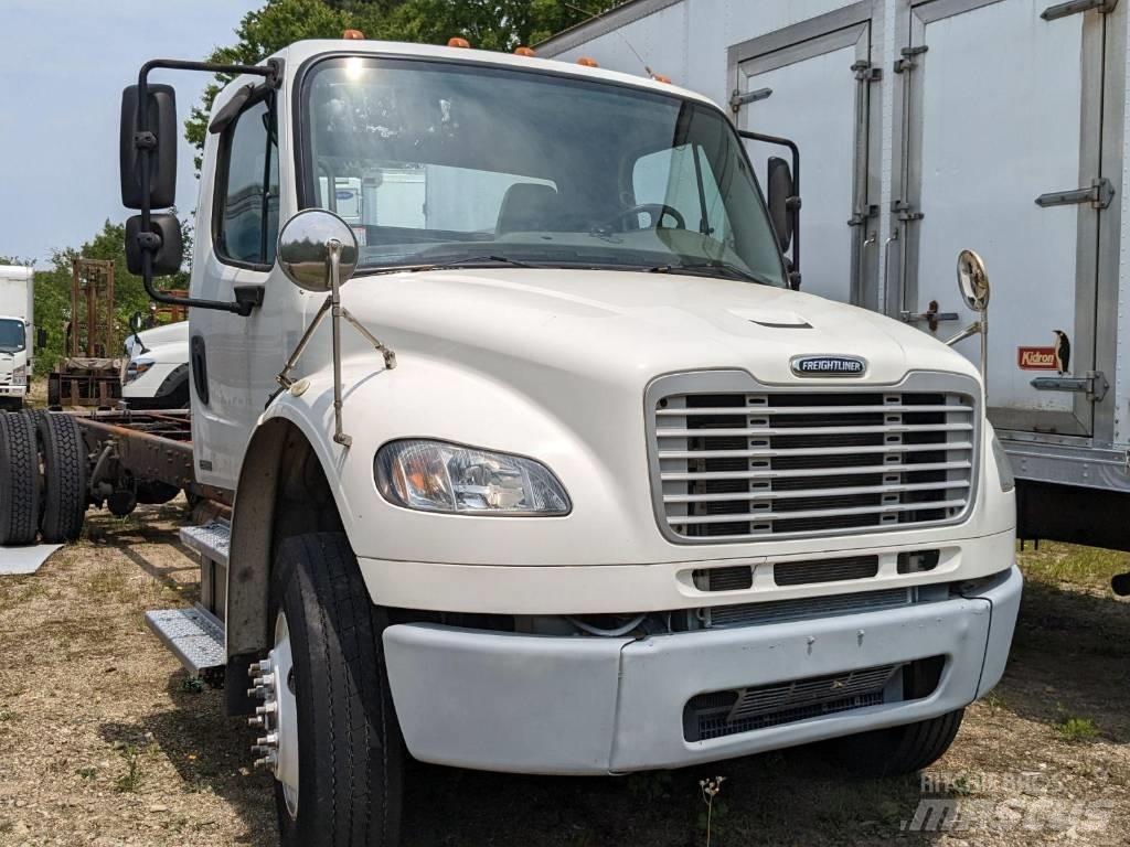 Freightliner M2106 Çekiciler