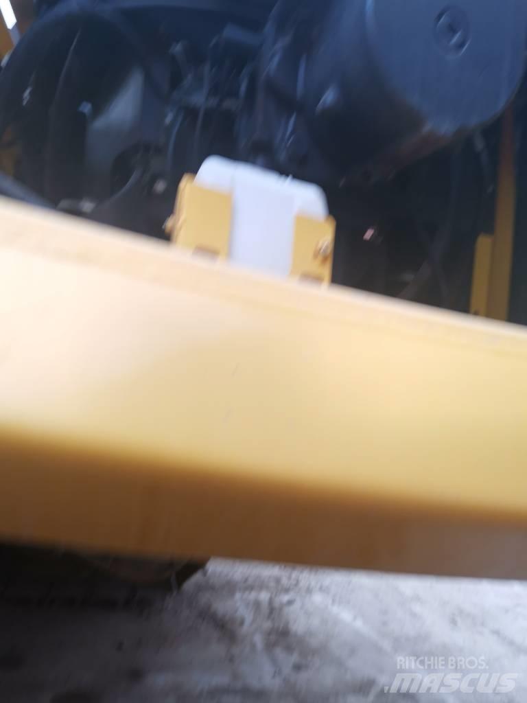 Komatsu PC 450-8 Paletli ekskavatörler