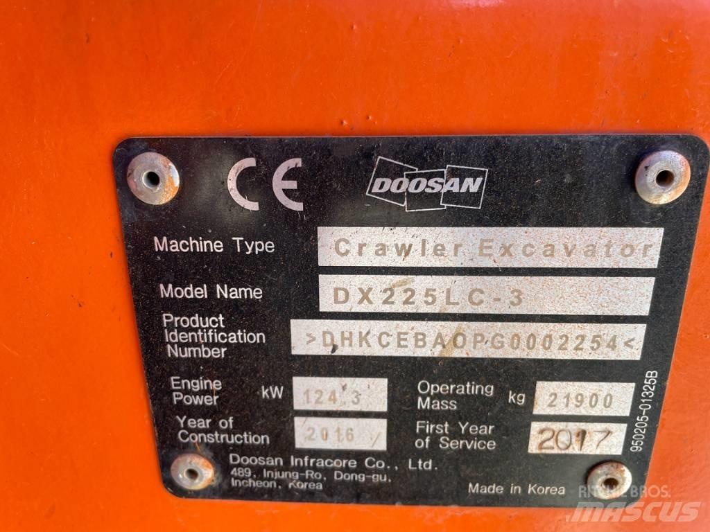 Doosan DX 225 LC-3 Paletli ekskavatörler