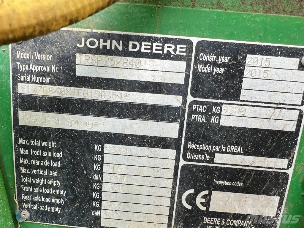 John Deere 840 Çekilir pülverizatörler