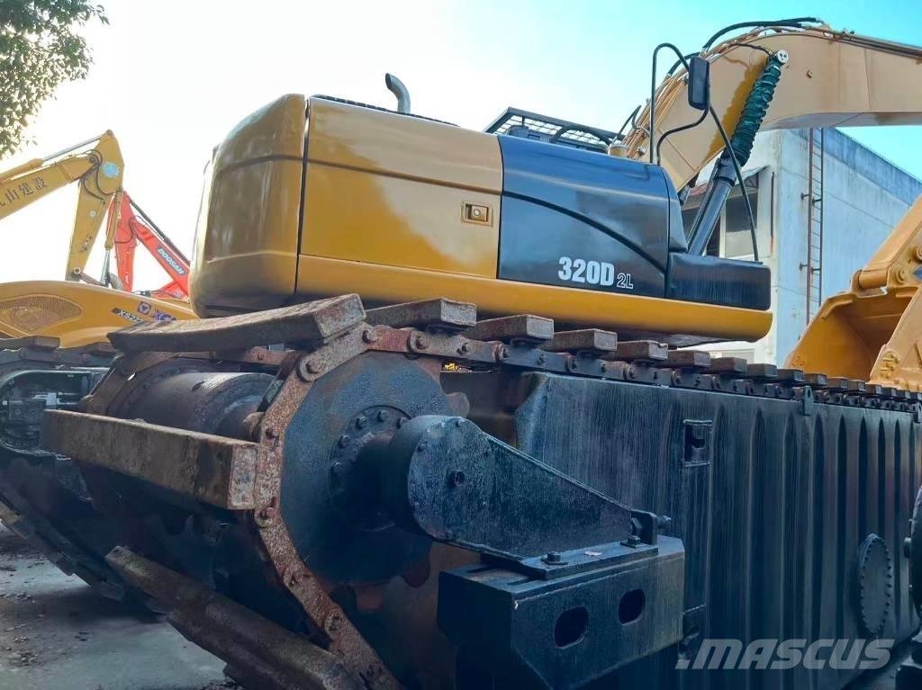 CAT 320 D2 Amfibi Ekskavatörler