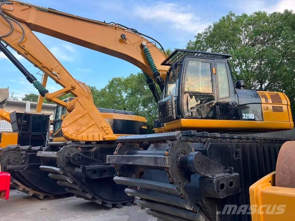 CAT 320 D2 Amfibi Ekskavatörler