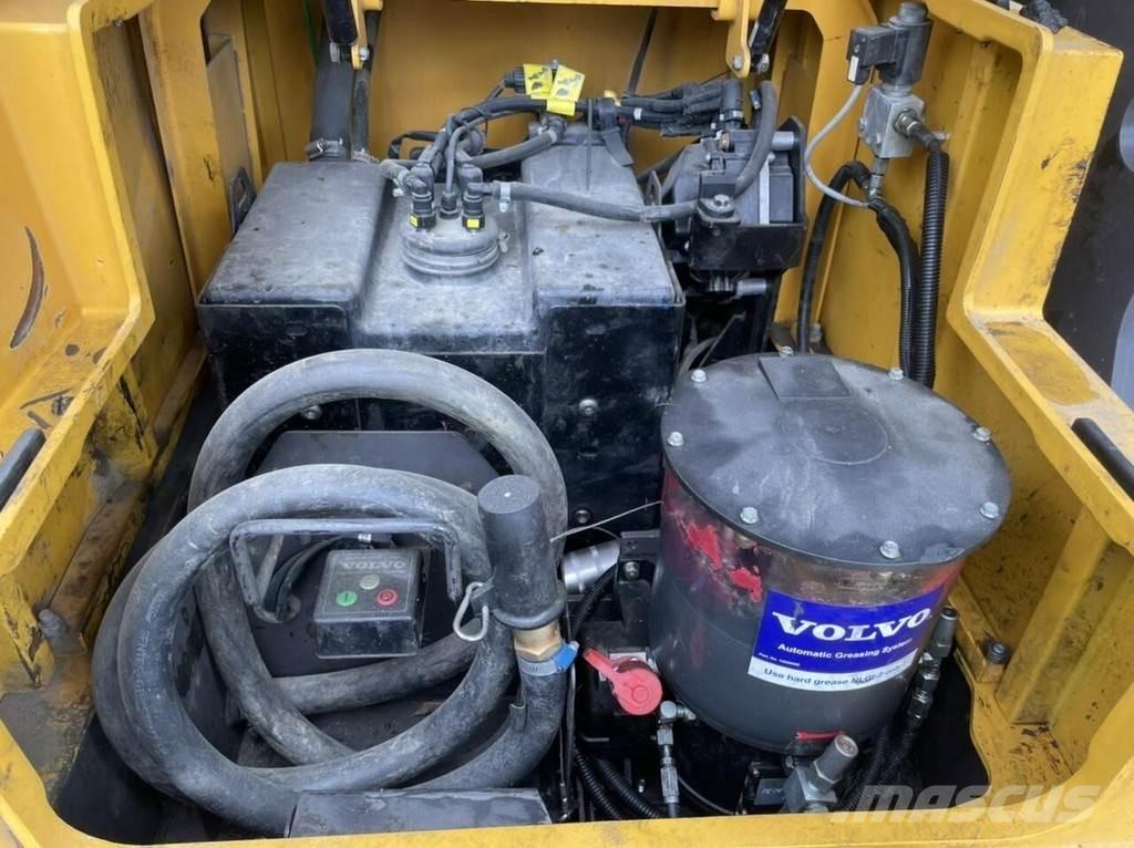 Volvo EC300 E Paletli ekskavatörler