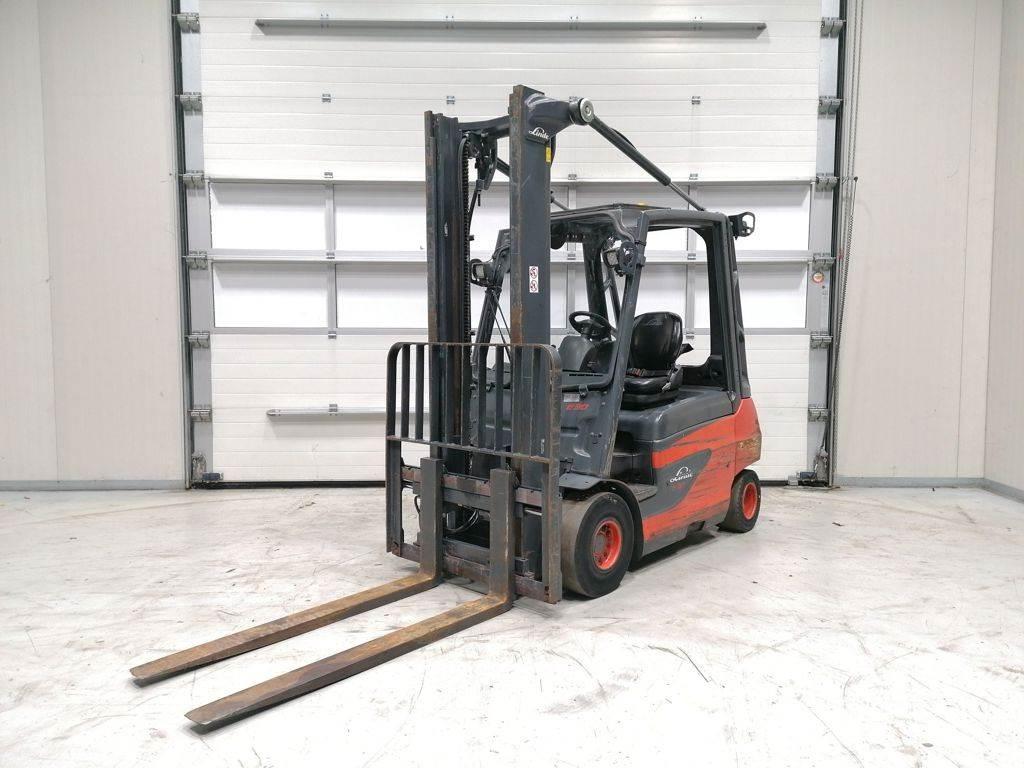 Linde E30-01 Elektrikli forkliftler