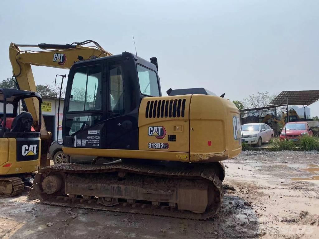 CAT 313 D Paletli ekskavatörler