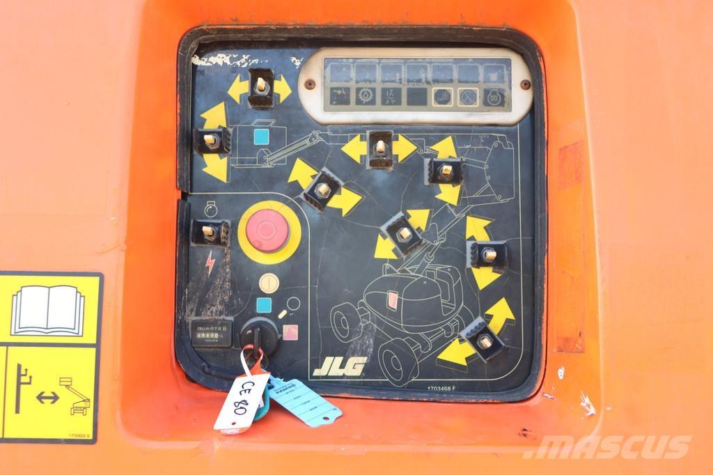 JLG 800AJ Körüklü personel platformları