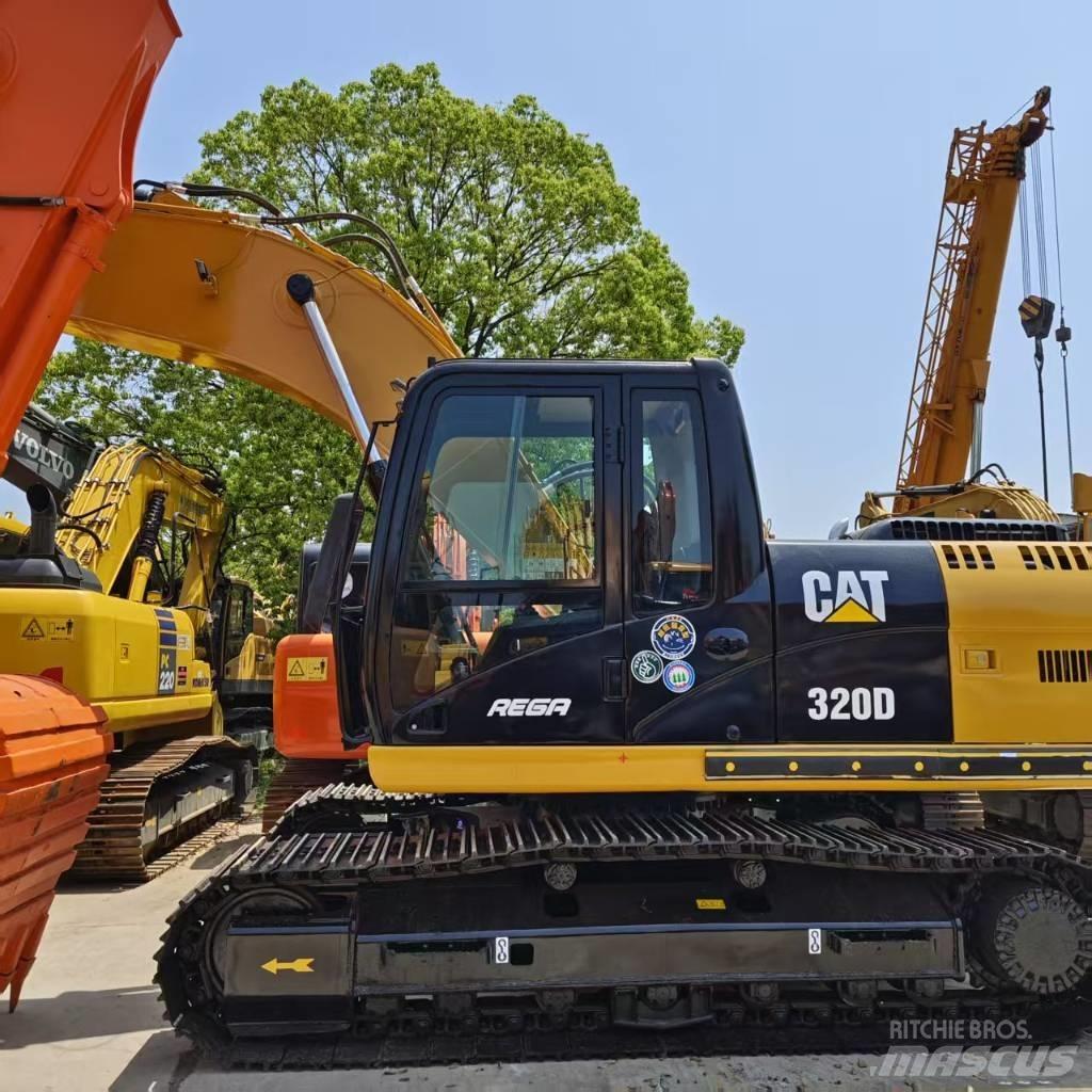 CAT 320 D Paletli ekskavatörler