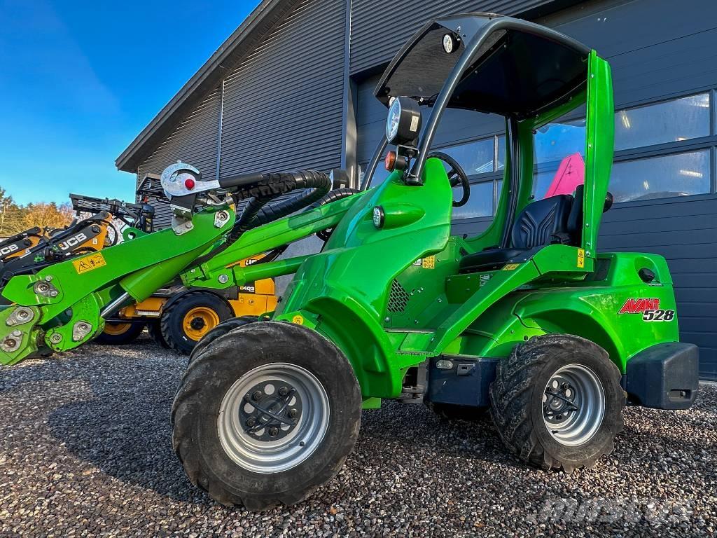 Avant 528 Çok amaçlı yükleyiciler