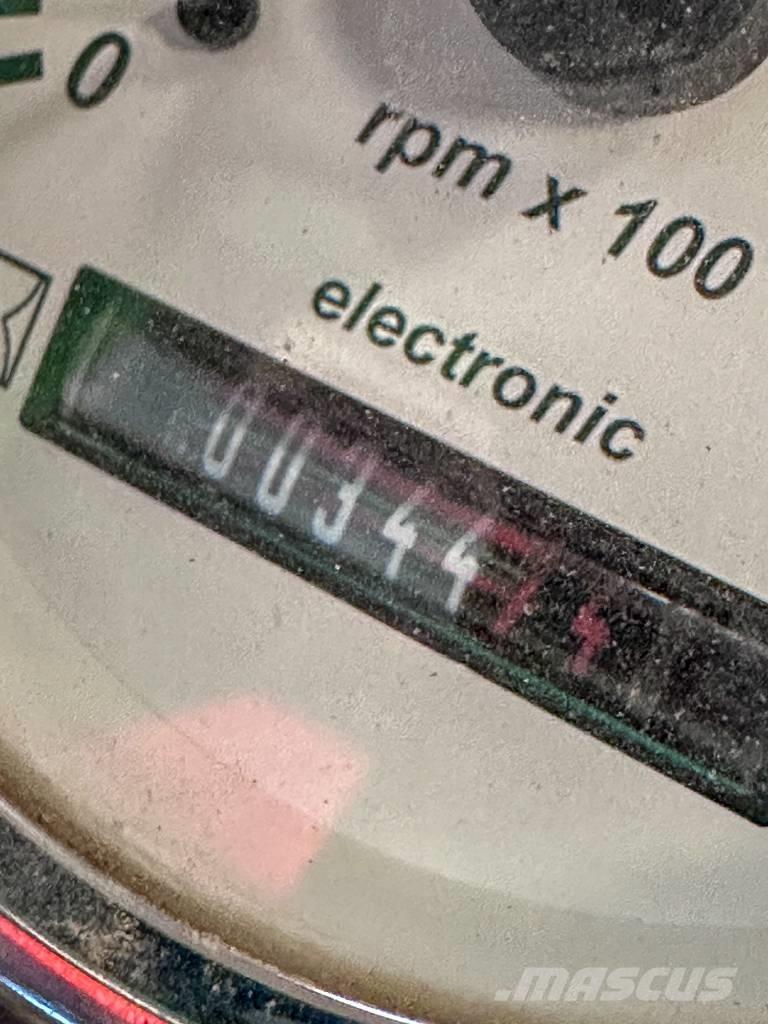 Avant 528 Çok amaçlı yükleyiciler