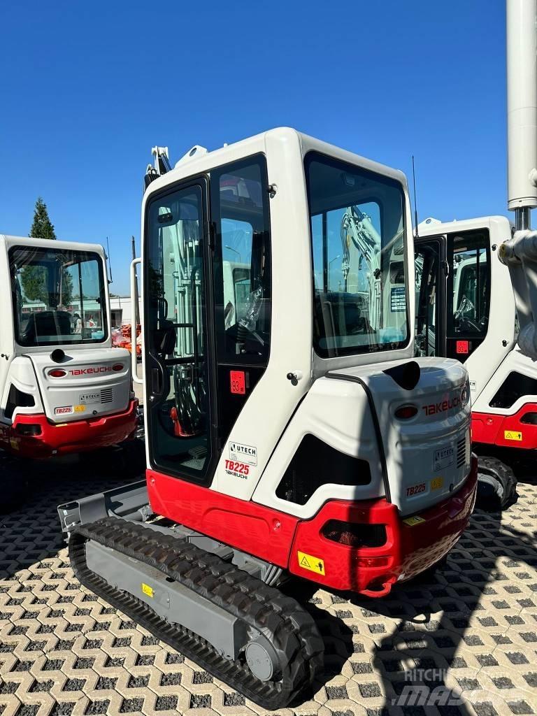 Takeuchi TB225 V3 Mini ekskavatörler, 7 tona dek