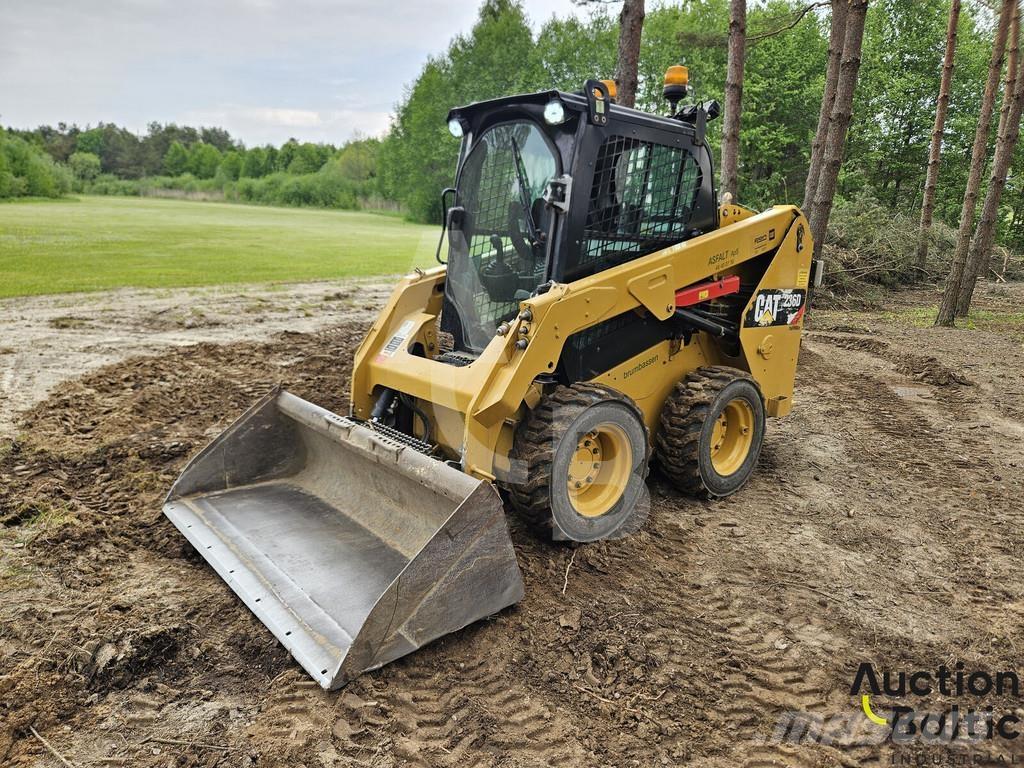 CAT 236 D Skid steer loderler