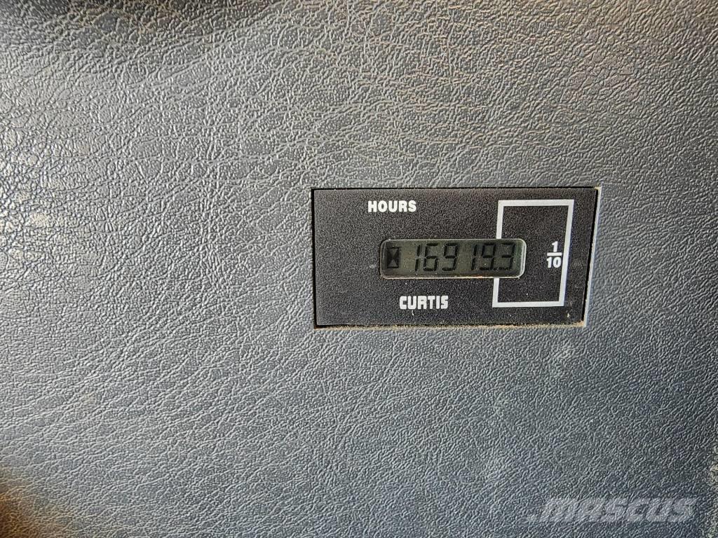 Hyundai Robex 140 W Lastik tekerli ekskavatörler