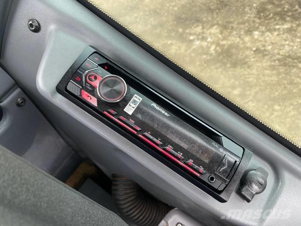 Atlas 150 W Lastik tekerli ekskavatörler