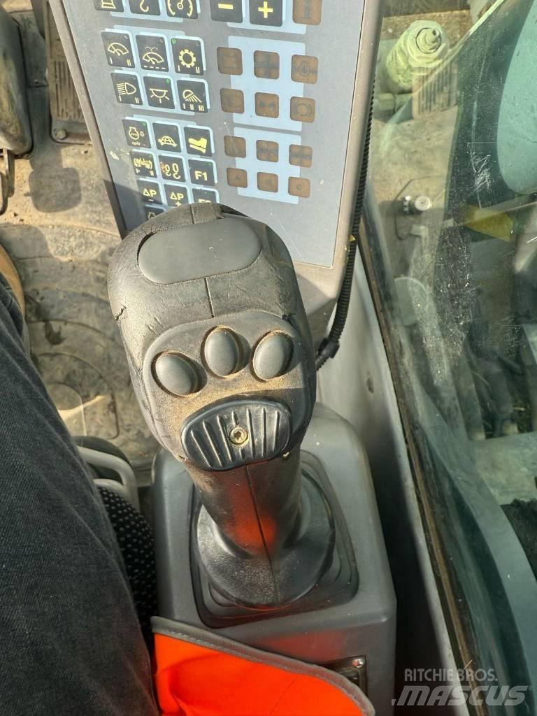 Atlas 150 W Lastik tekerli ekskavatörler