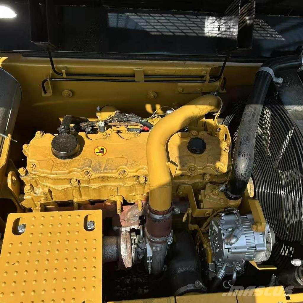 CAT 324D2L Paletli ekskavatörler