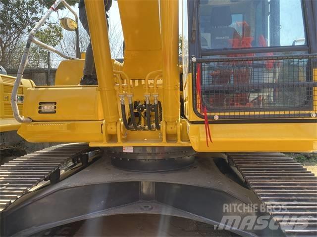 Komatsu PC 220-8 Paletli ekskavatörler