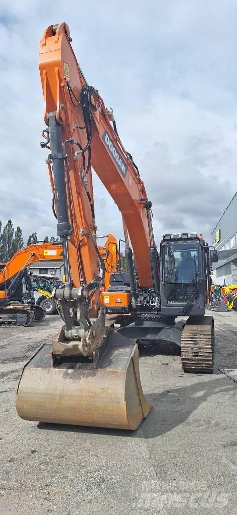 Doosan DX 225 LC-7 Paletli ekskavatörler