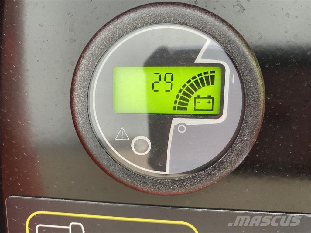 Manitou 100VJR Personel Platformları ve Cephe Asansörleri