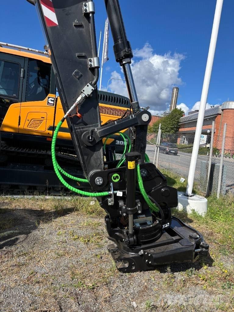 Hyundai HX300A L Paletli ekskavatörler