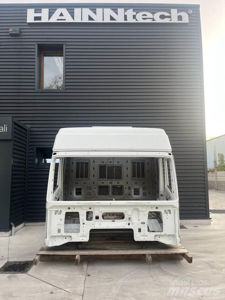 Iveco EUROSTAR Kabinler