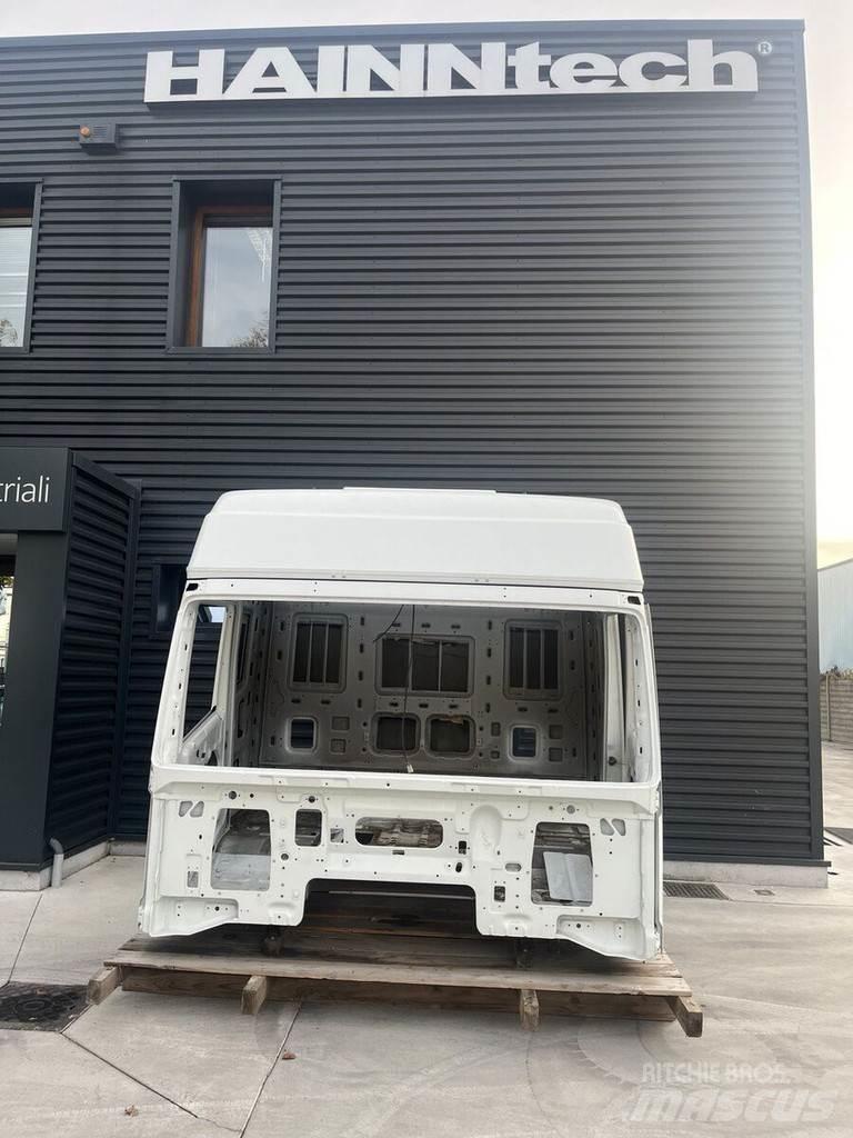 Iveco EUROSTAR Kabinler