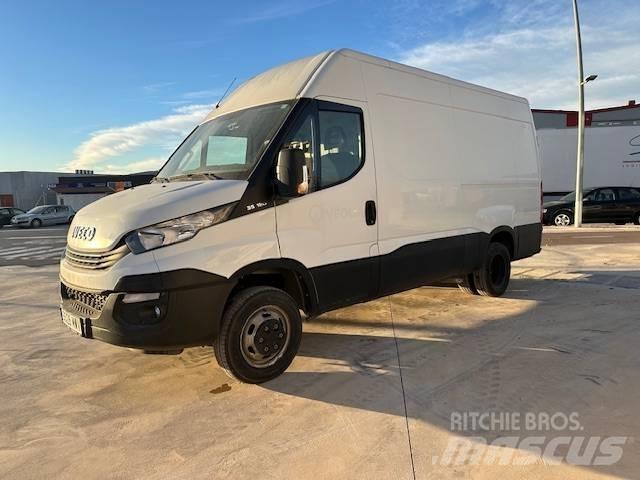 Iveco 35C 12 Panel vanlar