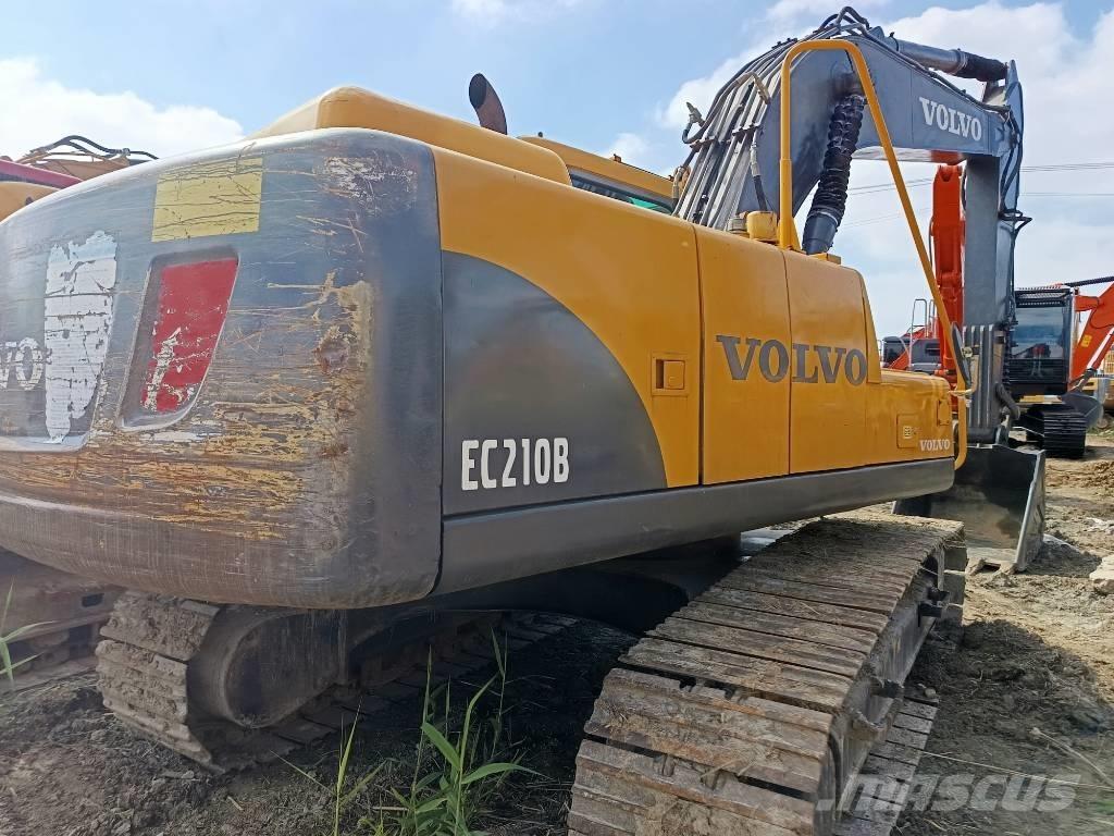 Volvo EC 210 B Paletli ekskavatörler