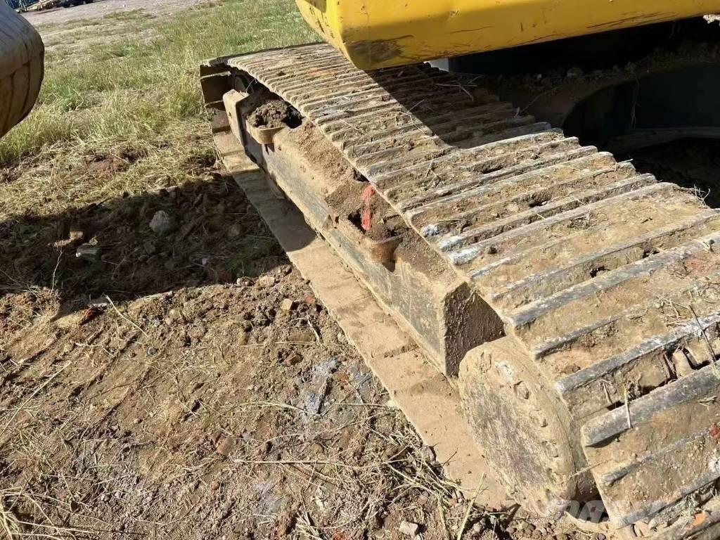 Komatsu PC 200 Paletli ekskavatörler