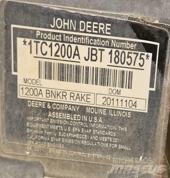 John Deere 1200 A Bunker tırmıkları