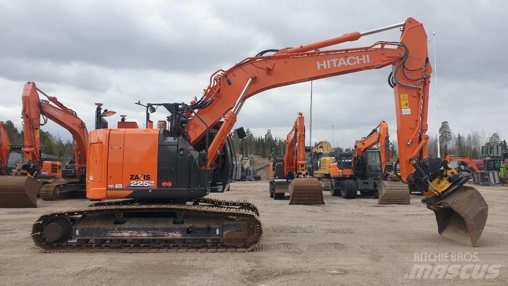 Hitachi ZX225USLC-6 Paletli ekskavatörler
