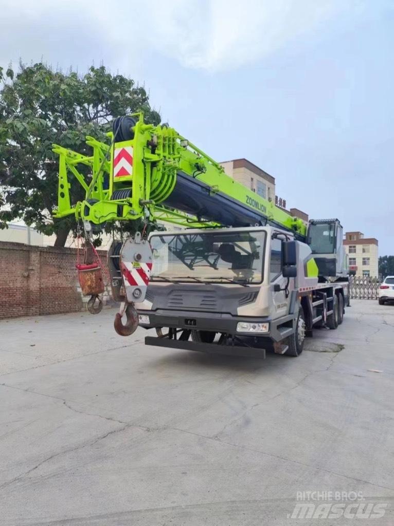 Zoomlion QY25H Yol-Arazi Tipi Vinçler (AT)