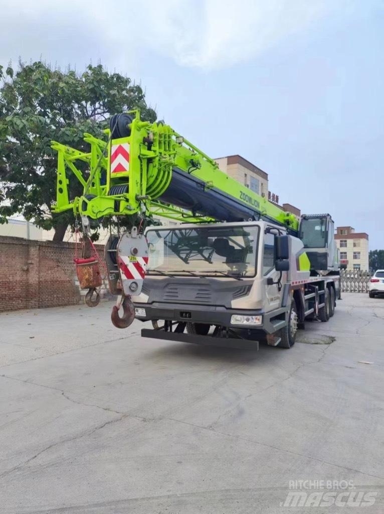 Zoomlion QY25H Yol-Arazi Tipi Vinçler (AT)