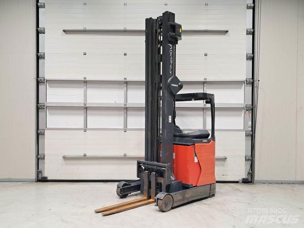Linde R14 HD Reach truck - depo içi istif araçları