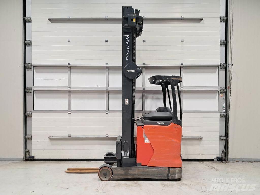 Linde R14 HD Reach truck - depo içi istif araçları
