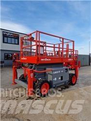 SkyJack SJ 6832 RT Makasli platformlar