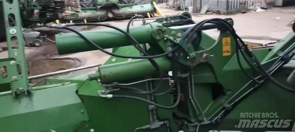 Krone Big X 1100 Kendi yürür silaj makinalari