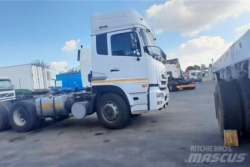 UD QUESTER GWE440 Diger kamyonlar
