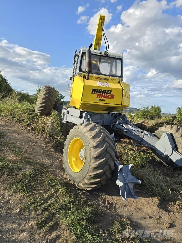 Menzi Muck A71 Lastik tekerli ekskavatörler