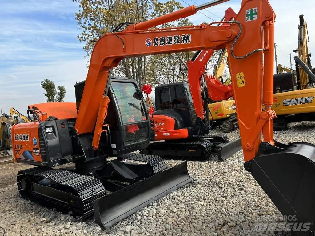 Hitachi 70 Paletli ekskavatörler