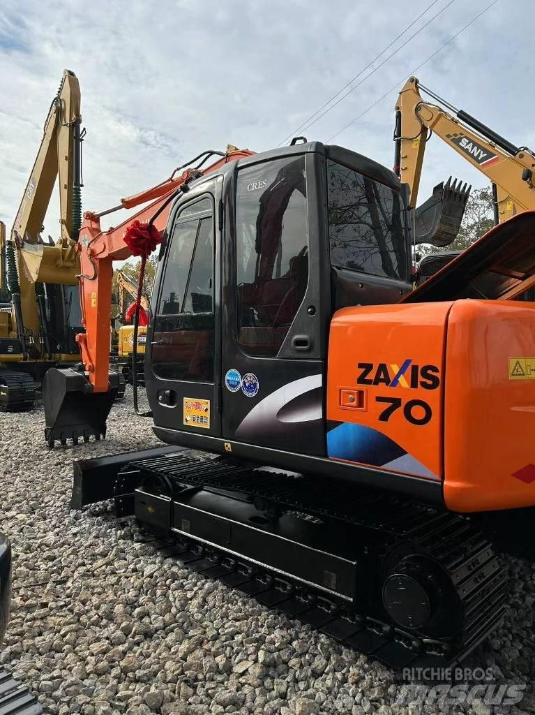 Hitachi 70 Paletli ekskavatörler