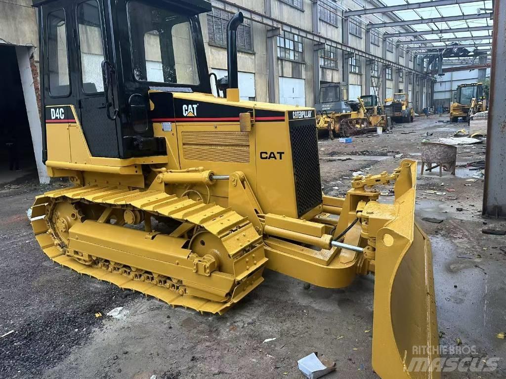 CAT D 4 C Paletli dozerler