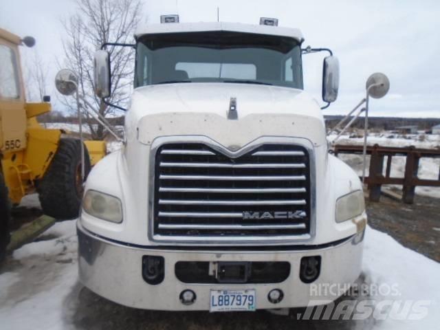 Mack CXU 613 Çekiciler