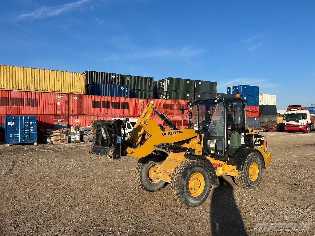 CAT 906M Tekerlekli yükleyiciler