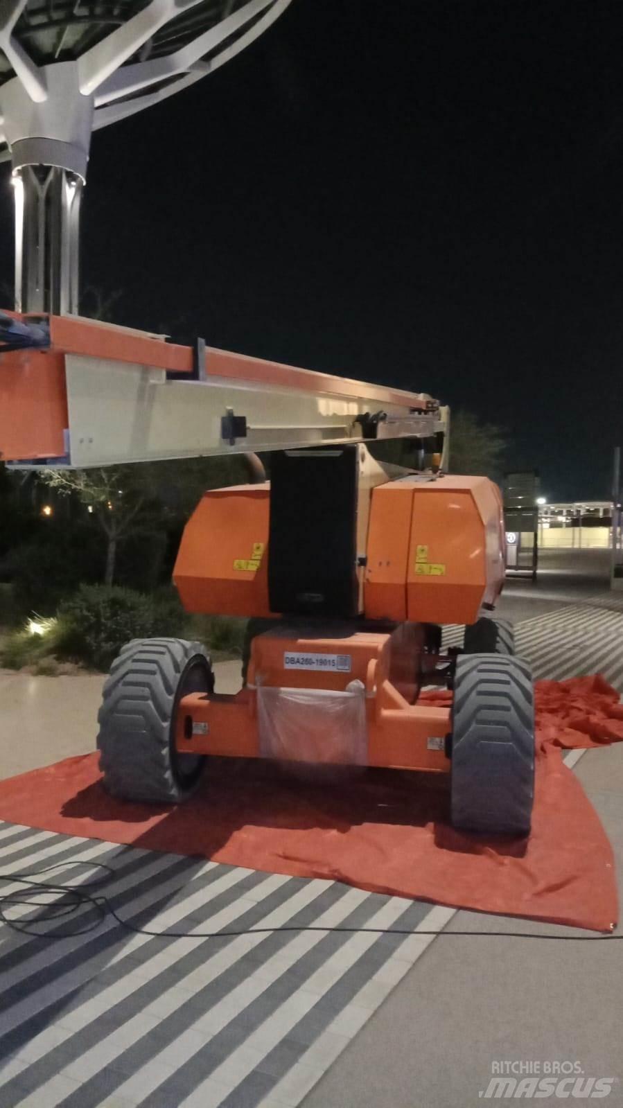 JLG 800AJ Körüklü personel platformları