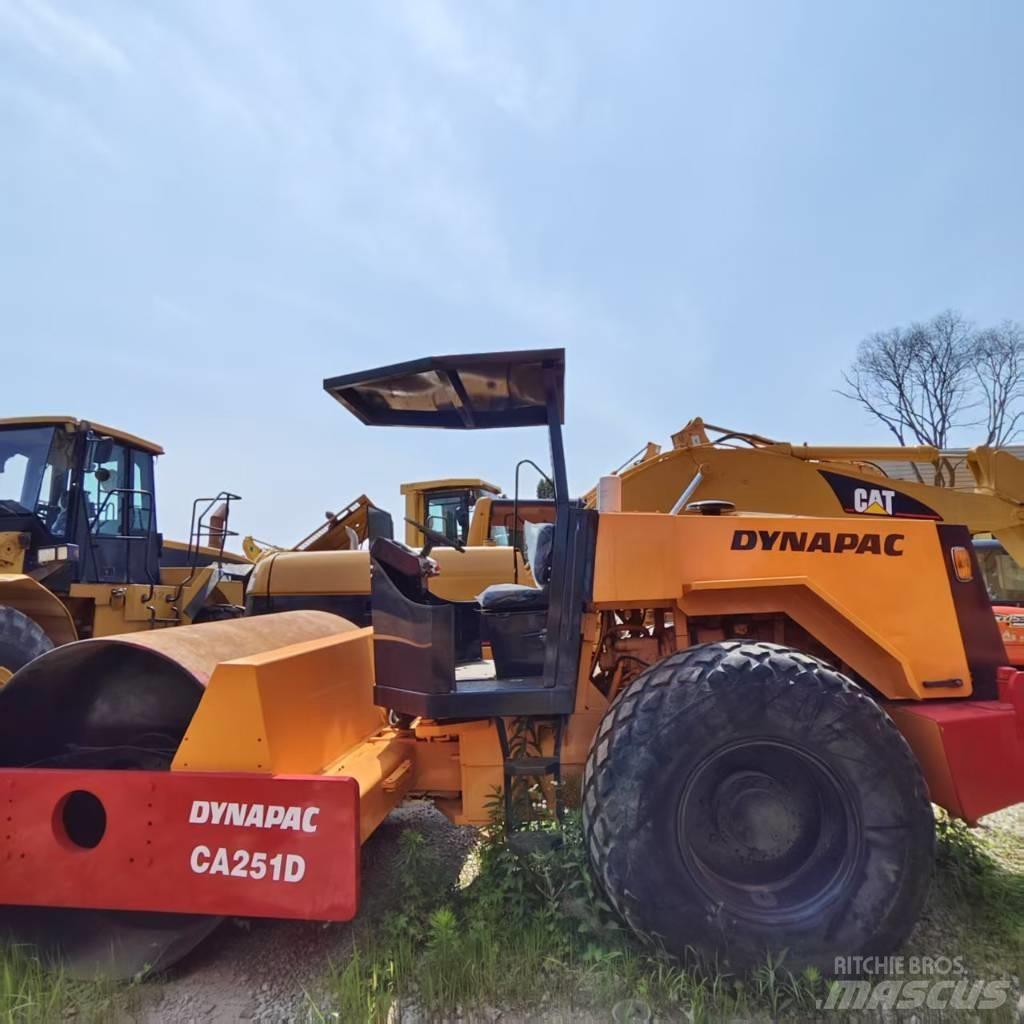 Dynapac CA 251 D Tek tamburlu silindirler